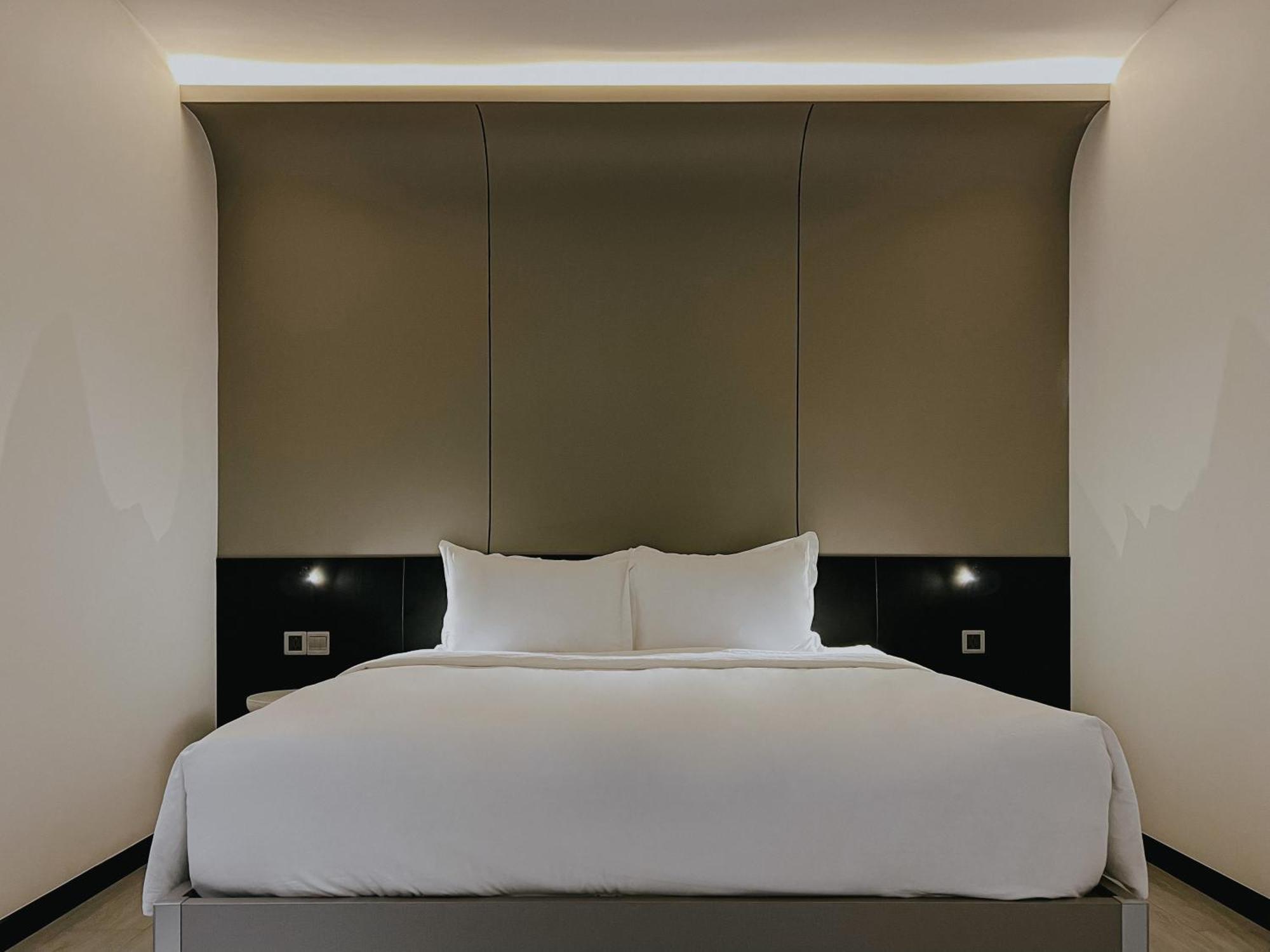 The Concept Hotel Hcmc- District 1 مدينة هوشي منه المظهر الخارجي الصورة