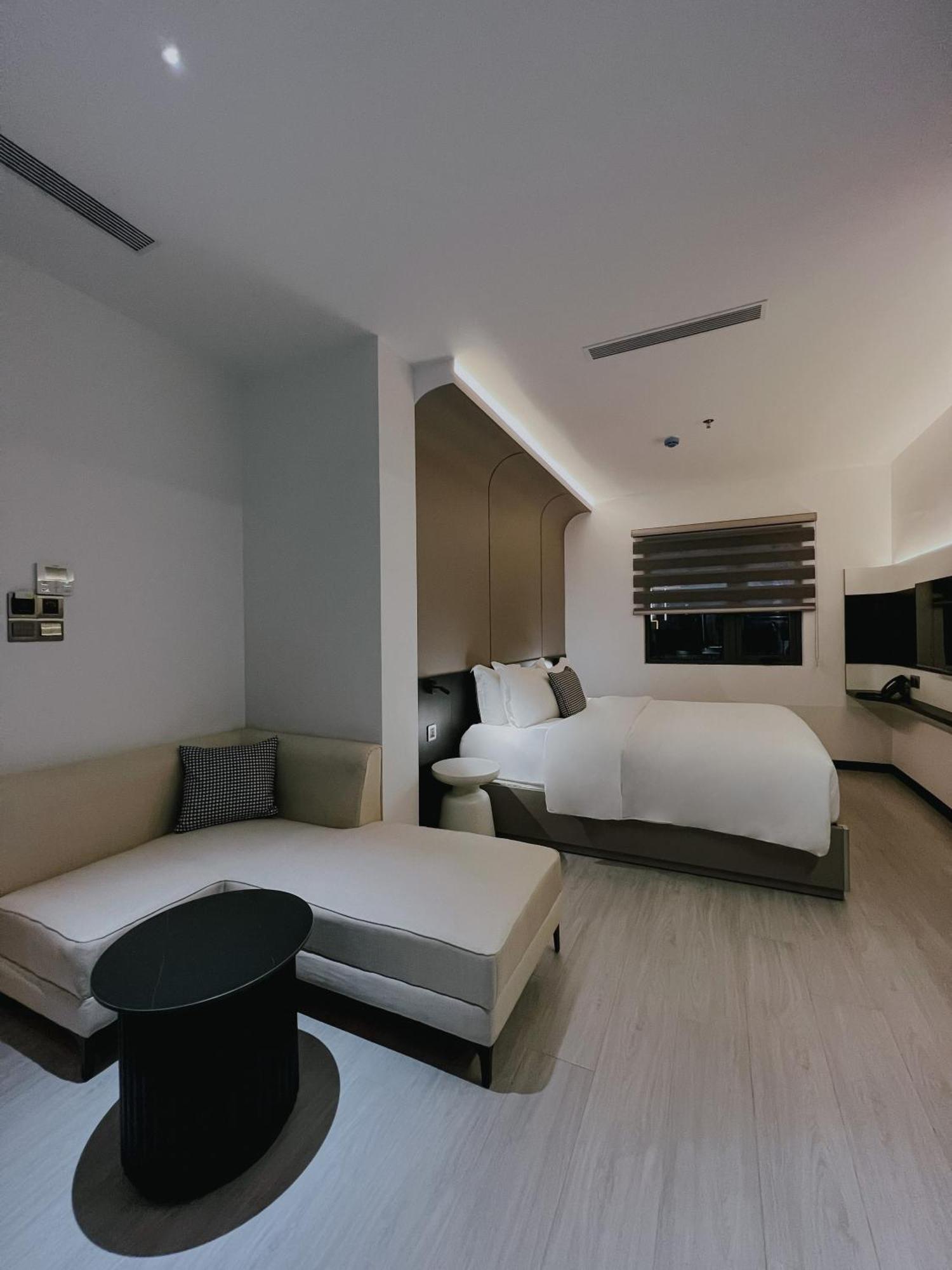 The Concept Hotel Hcmc- District 1 مدينة هوشي منه المظهر الخارجي الصورة